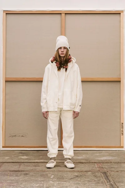 Look 10